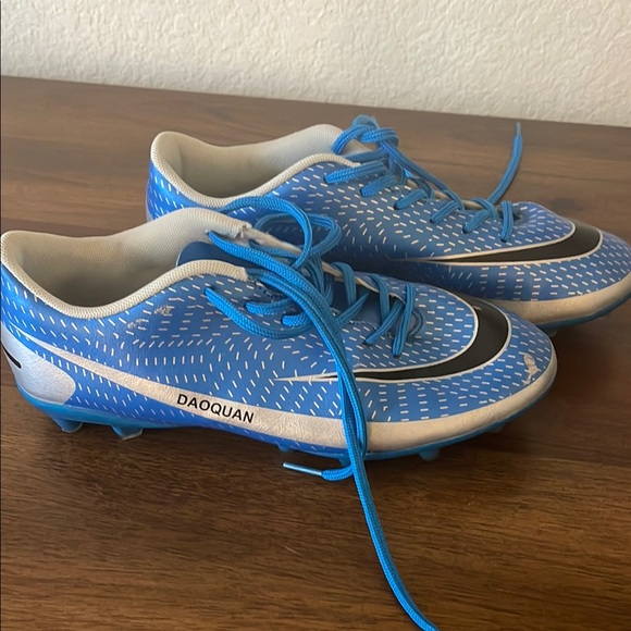 Youth Indoor Soccer Cleats - Picture 1 of 2
